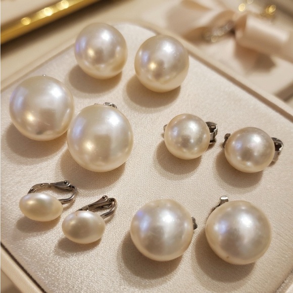Jewelry - Vintage Lot of 5 Faux Pearl Clip on Earrings Round Circle White Cocktail Fashion